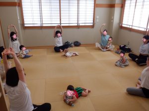 産後ヨガ